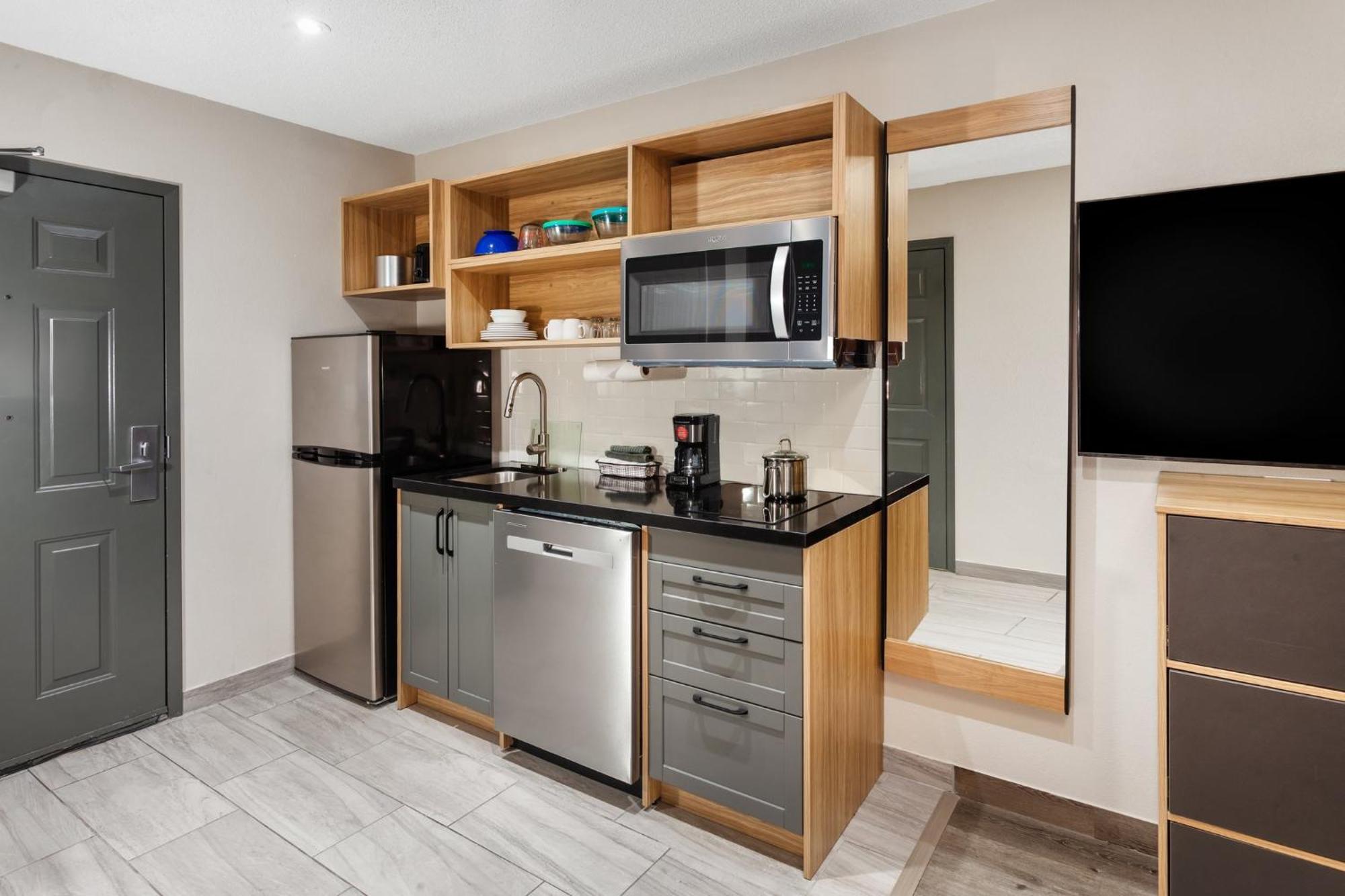 Candlewood Suites Harrisonburg By Ihg Экстерьер фото